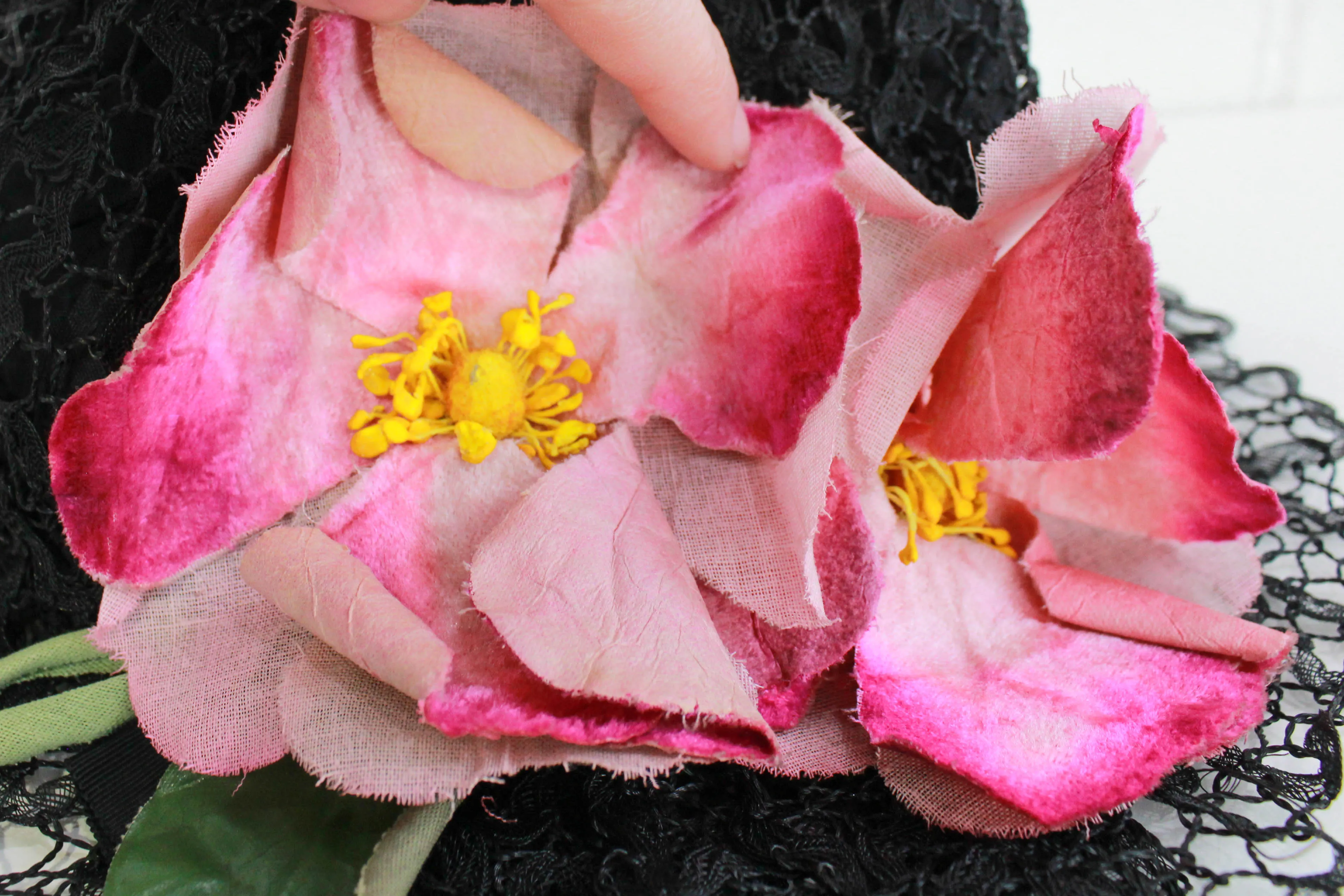 1920s Reproduction Black Horsehair Lace Hat with Pink Velvet Flowers