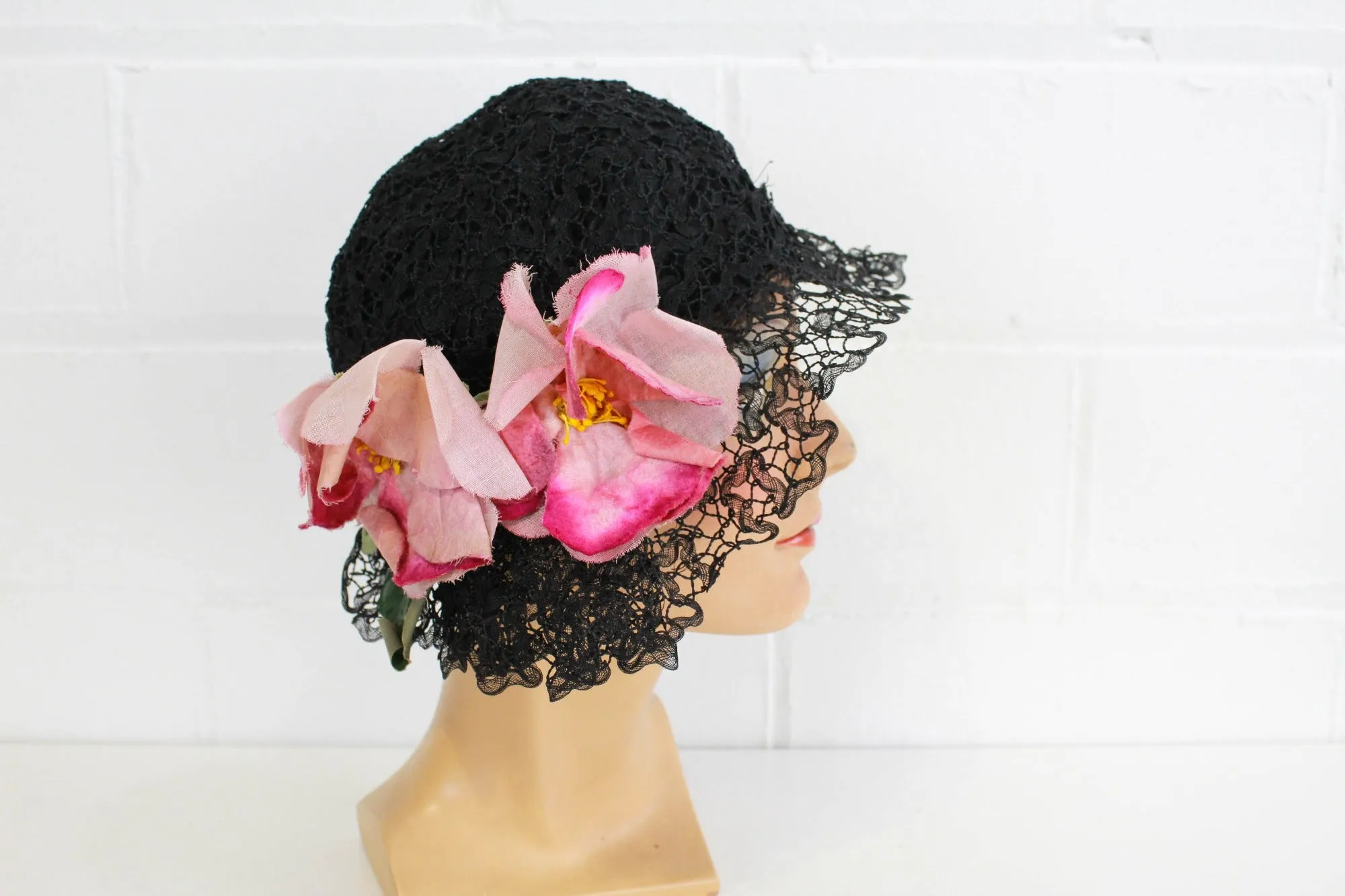 1920s Reproduction Black Horsehair Lace Hat with Pink Velvet Flowers