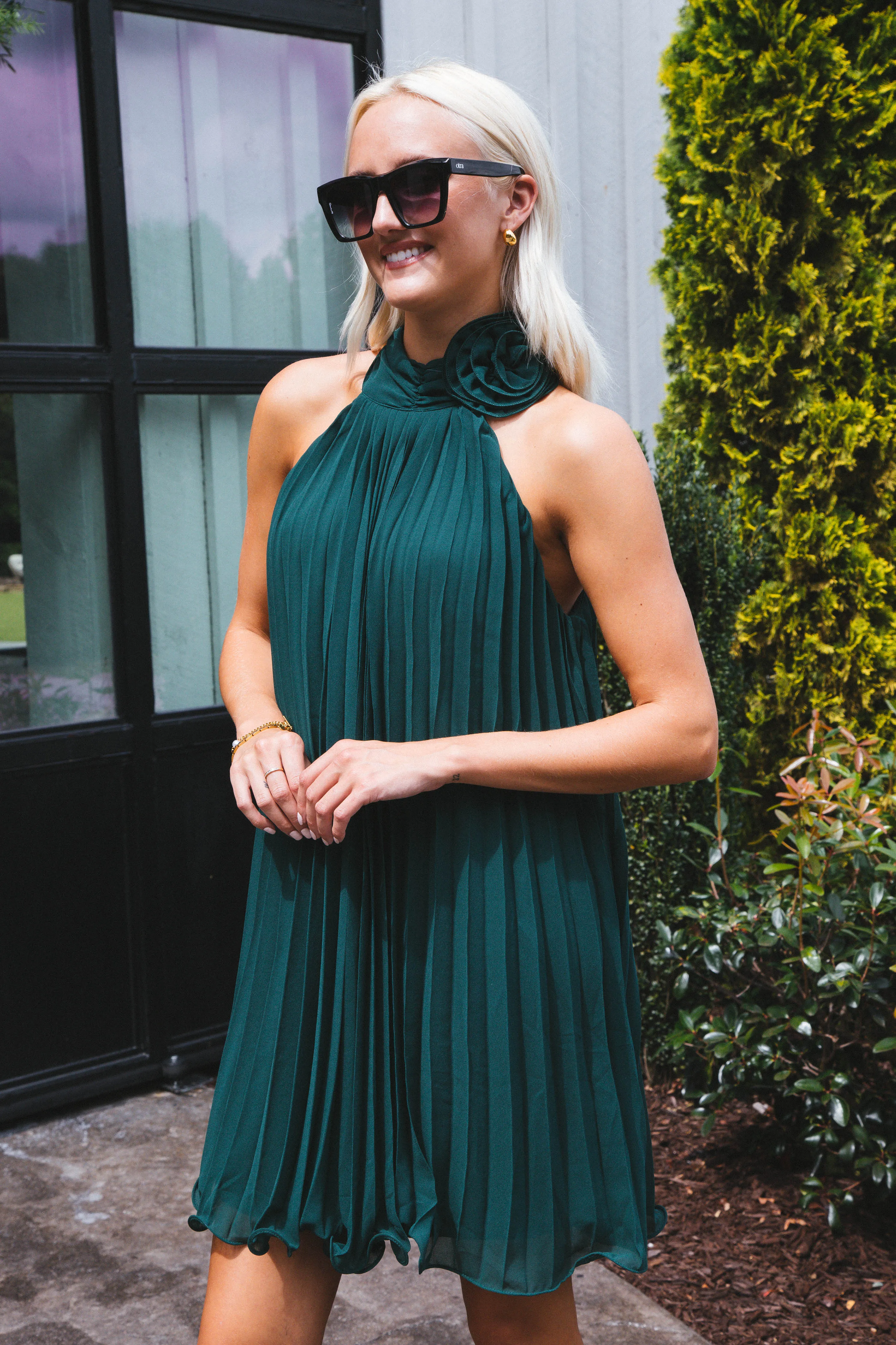 Baylee Sleeveless Pleated Dress, Green