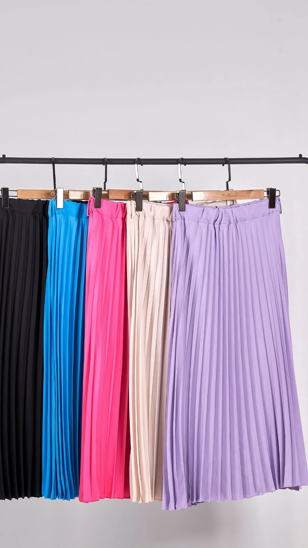 Ema&Carla - Pleated Midi Skirt