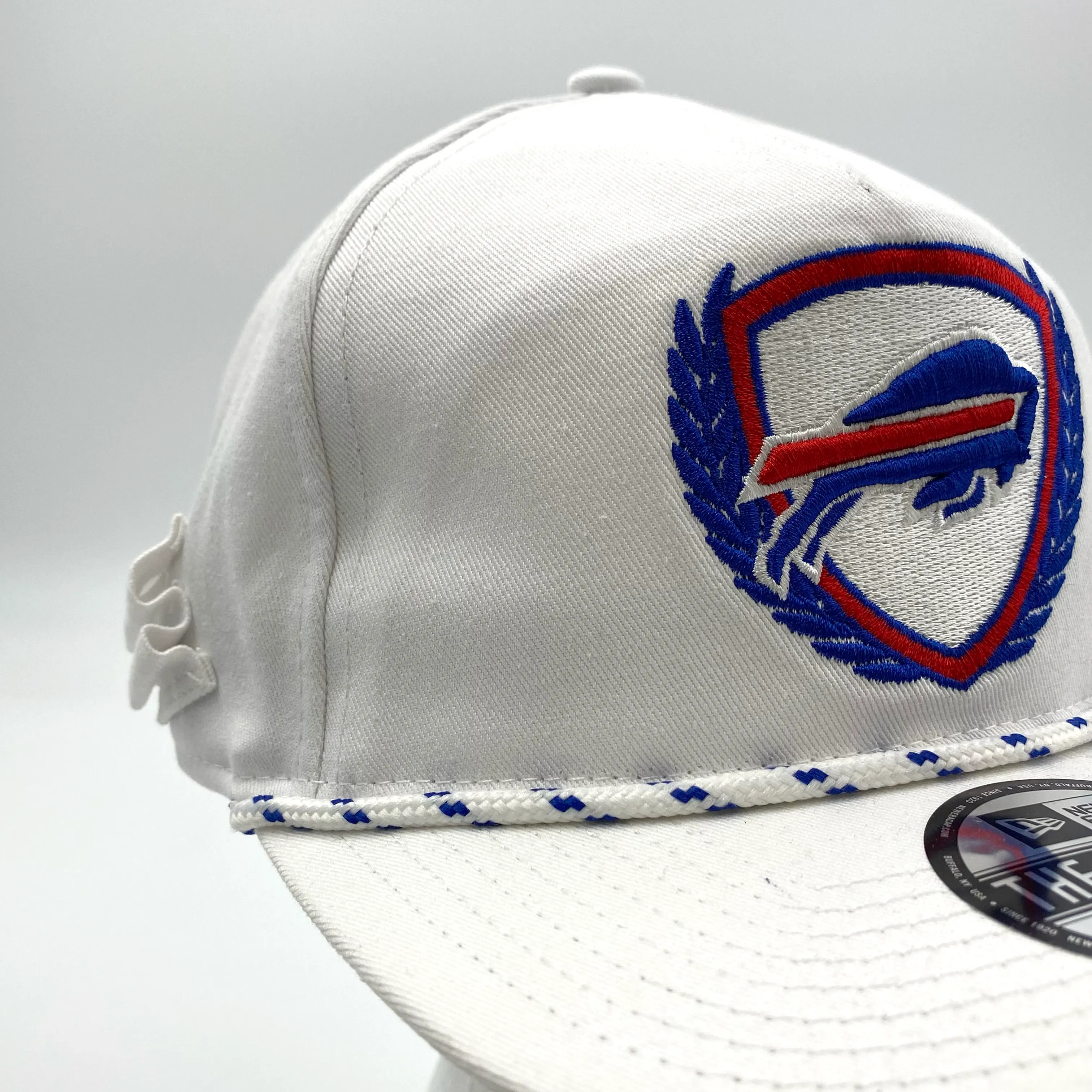 New Era Buffalo Bills With Crest White Golfer Snapback