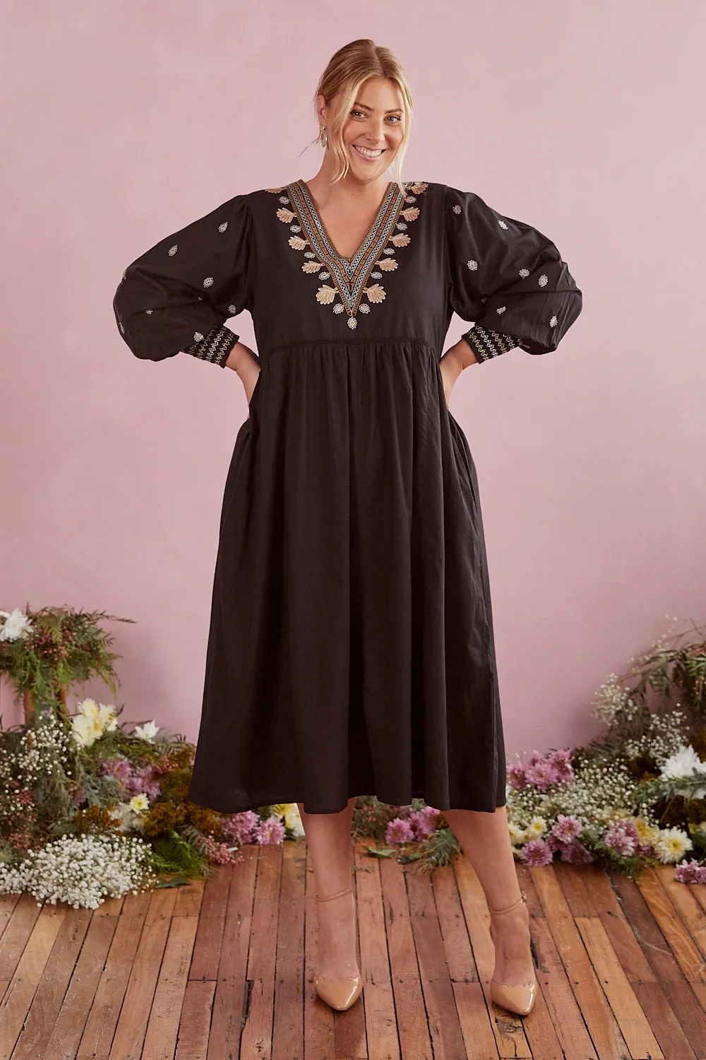 Sanctuary Sadie Embroidered Maxi Dress - Elegant Floral Design for Effortless Style